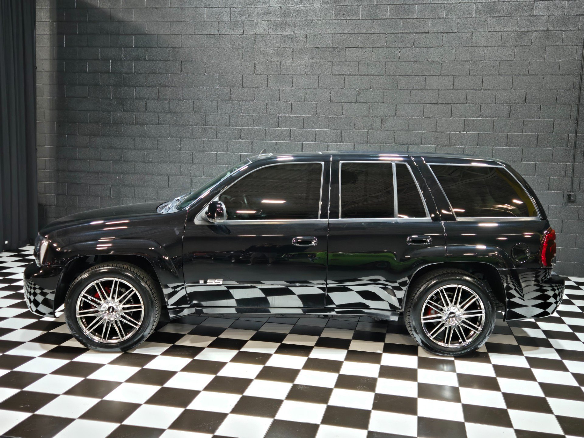 Used 2007 Chevrolet TrailBlazer SS AWD/4WD image 2