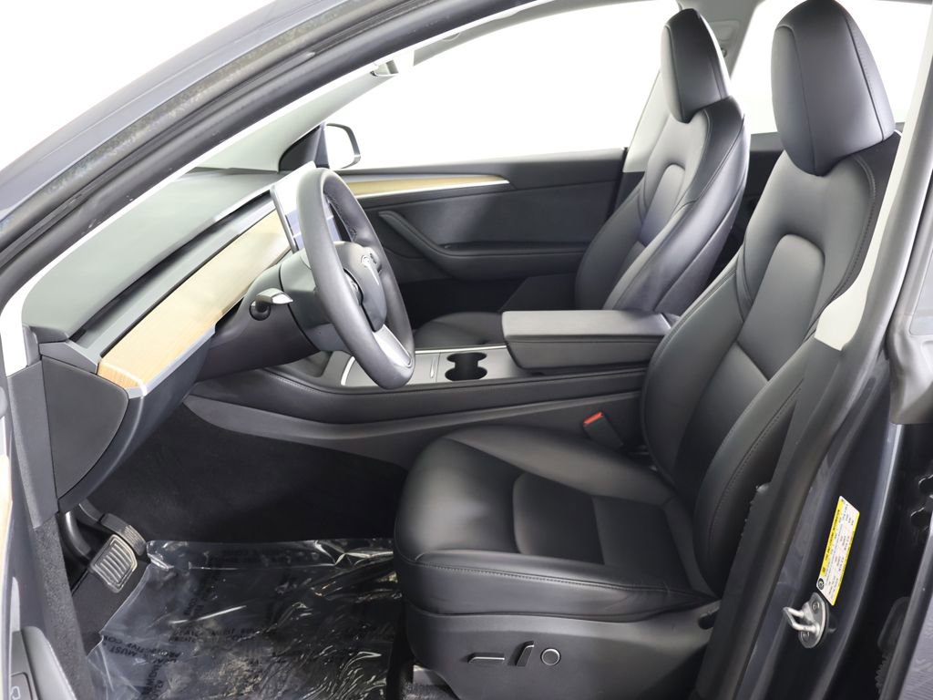 Used 2023 Tesla Model Y Long Range image 33