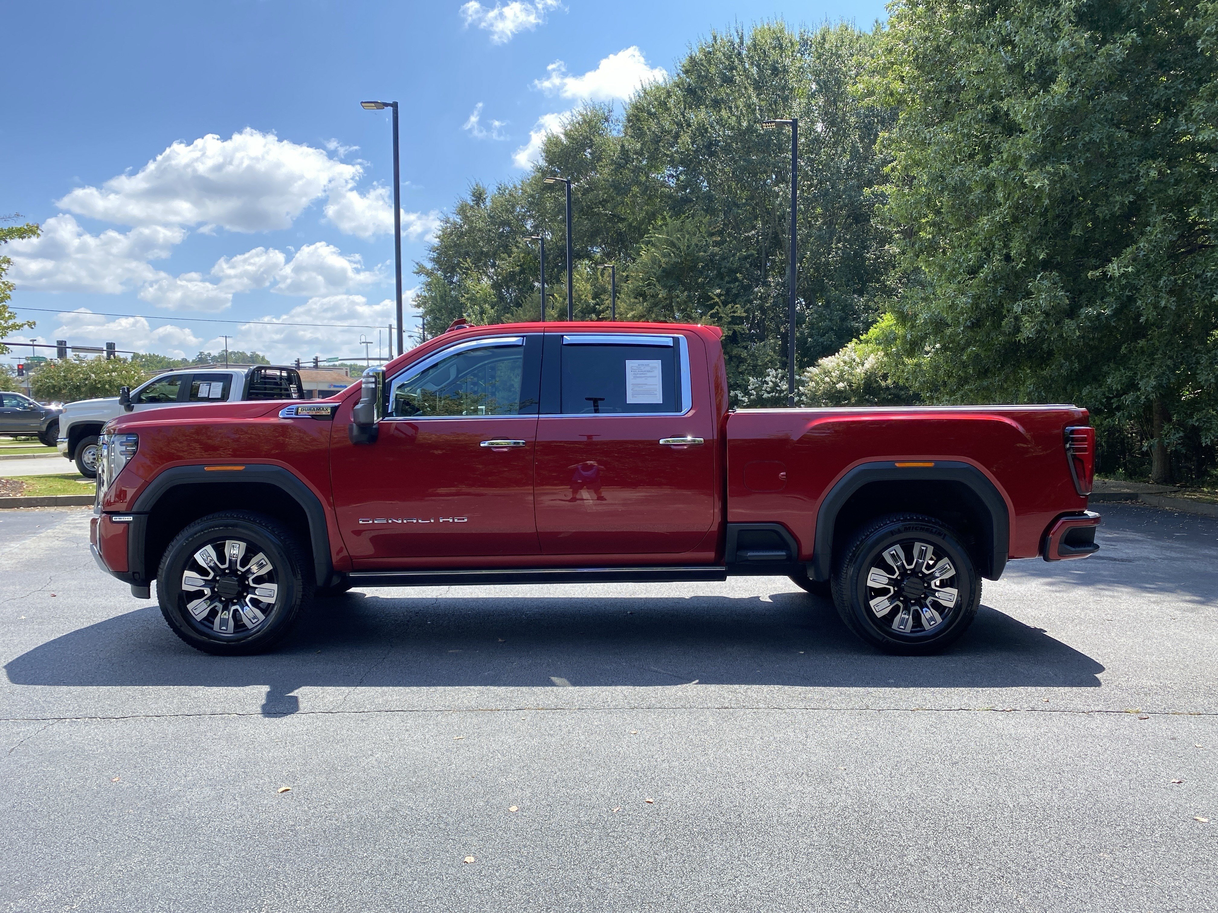 Used 2024 GMC Sierra 2500 Denali w/ Denali Reserve Package AWD/4WD image 6