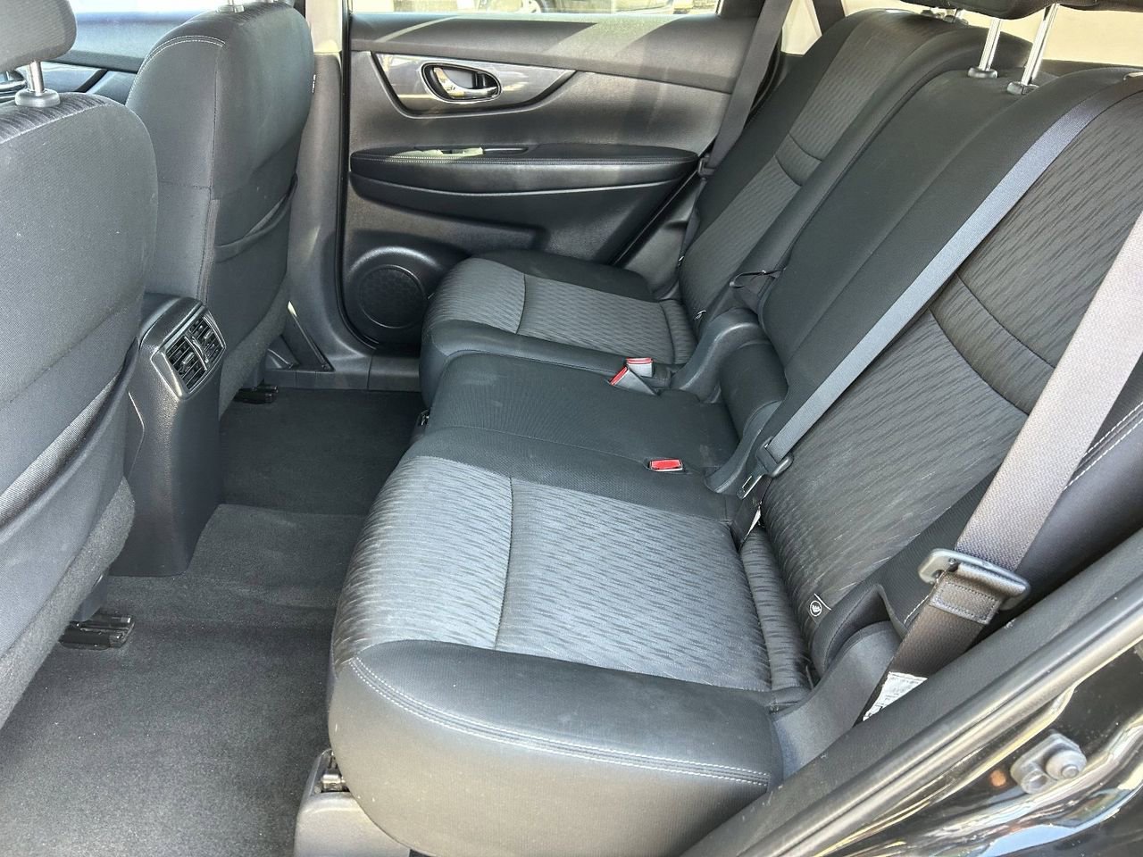 Certified 2019 Nissan Rogue SV image 15