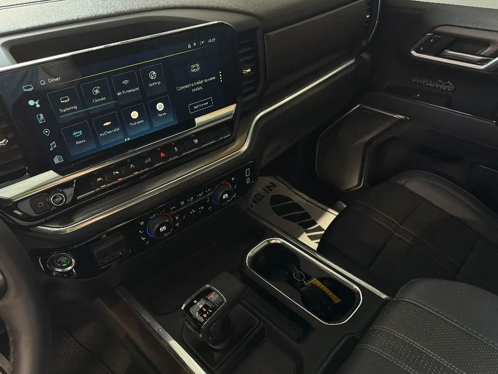 Used 2024 Chevrolet Silverado 1500 High Country w/ Technology Package image 17