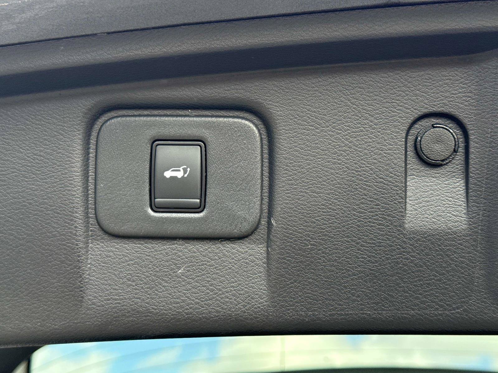 Used 2016 Nissan Murano Platinum w/ Platinum Technology Package image 13