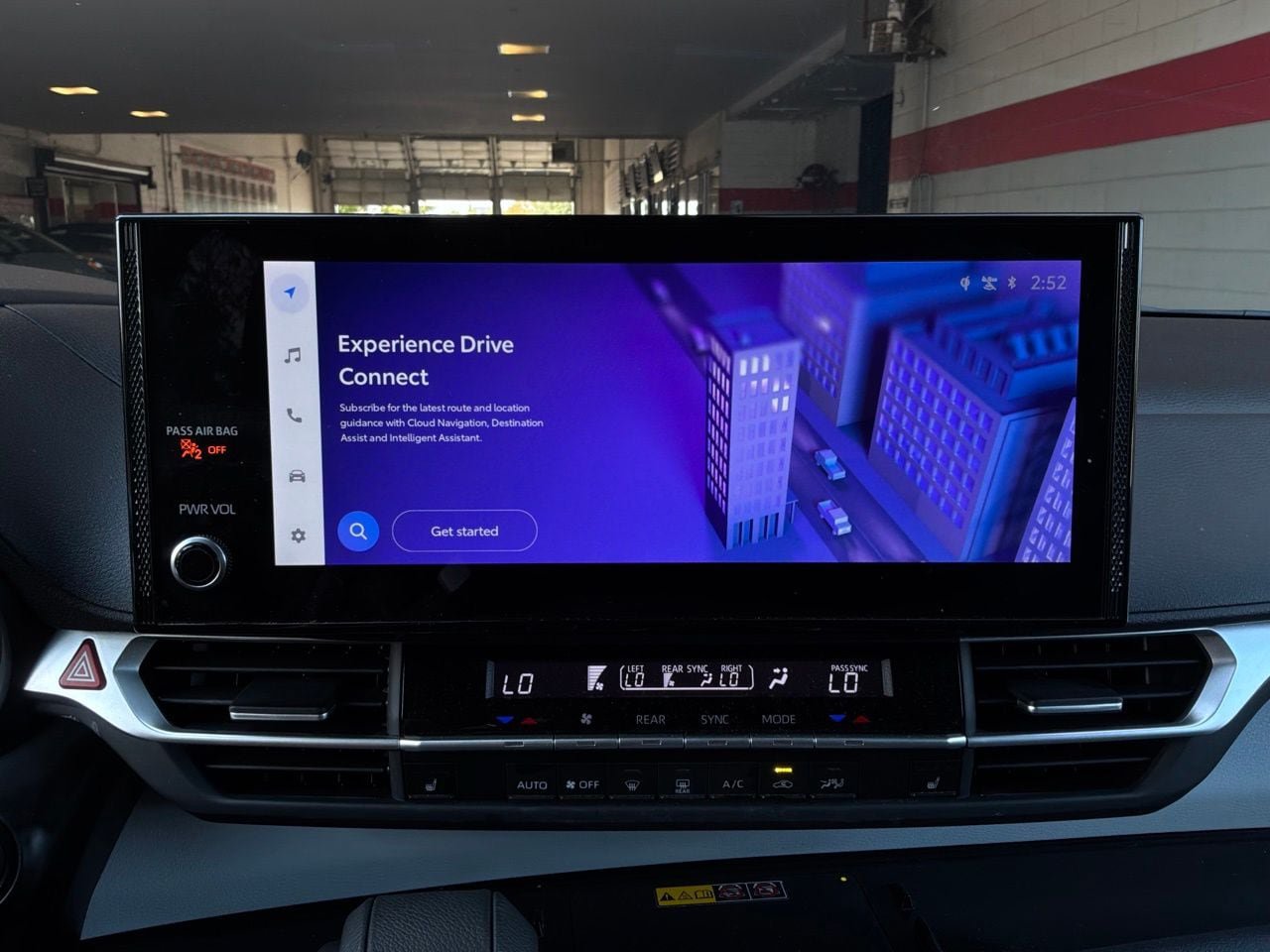 Used 2026 Toyota Sienna XLE FWD image 34