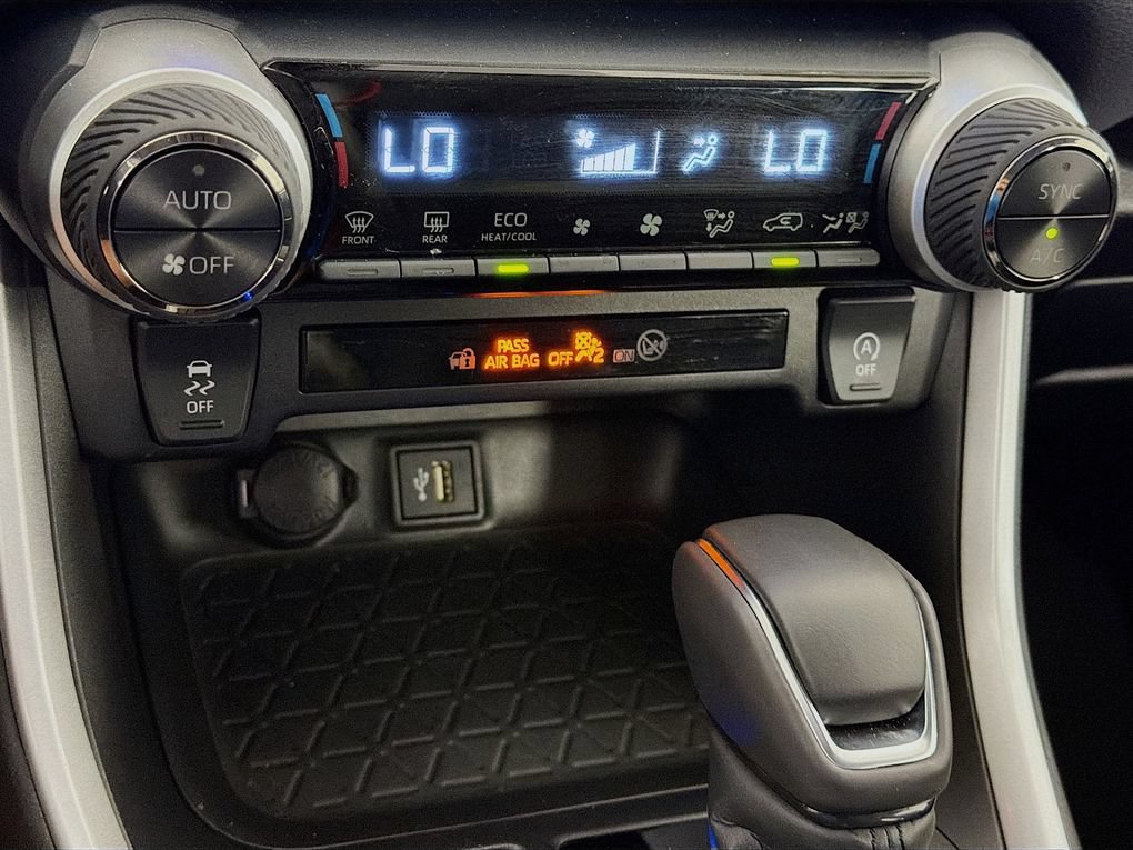 Used 2025 Toyota RAV4 XLE Premium FWD image 20
