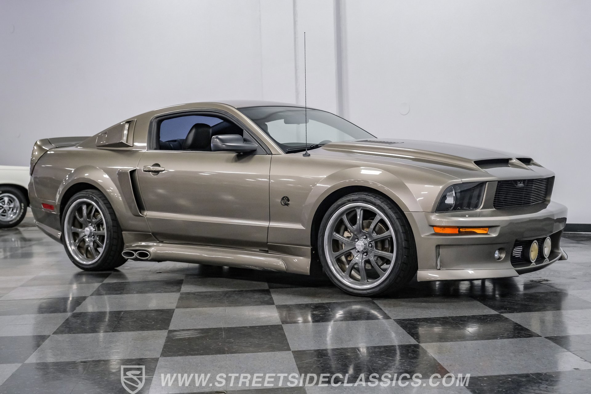 Used 2005 Ford Mustang GT image 14
