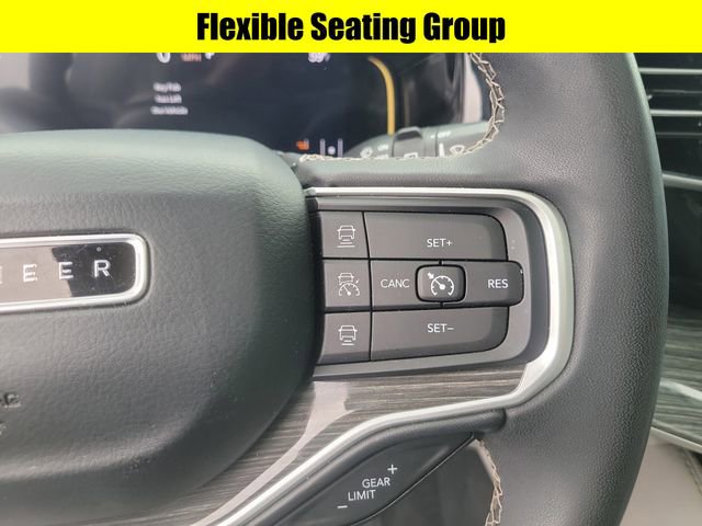 Used 2022 Jeep Wagoneer Series III w/ Premium Group I AWD/4WD image 12
