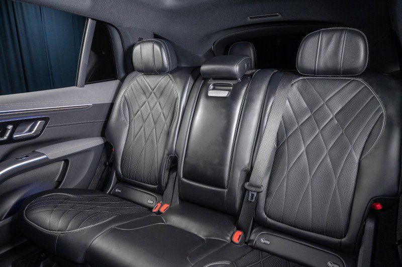 New 2026 Mercedes-Benz EQS 400 4MATIC SUV image 31