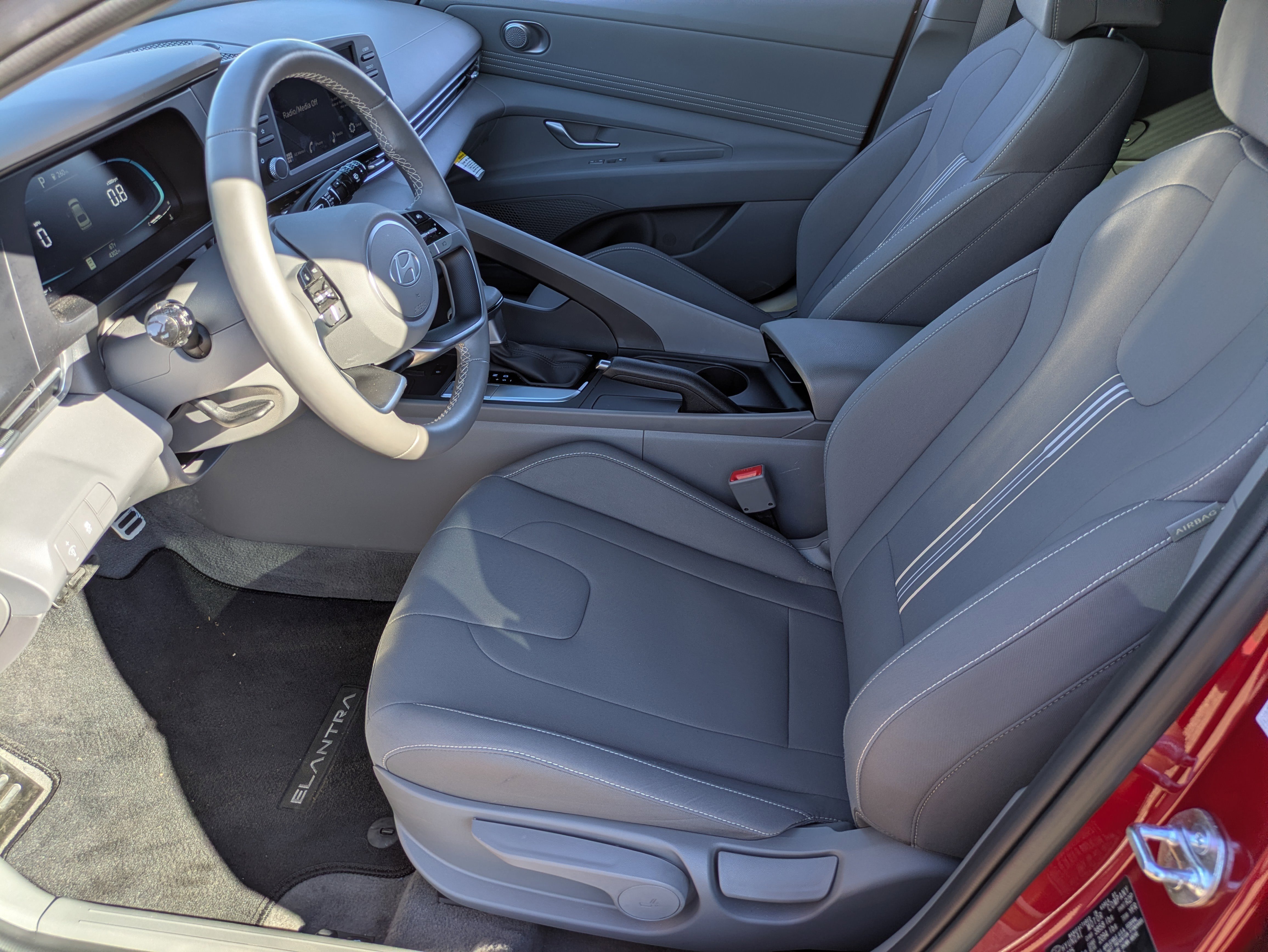 Certified 2025 Hyundai Elantra Sport image 16