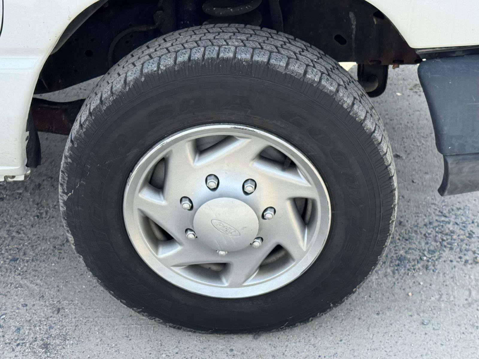 Used 2013 Ford E-150 and Econoline 150 w/ PWR Group image 6