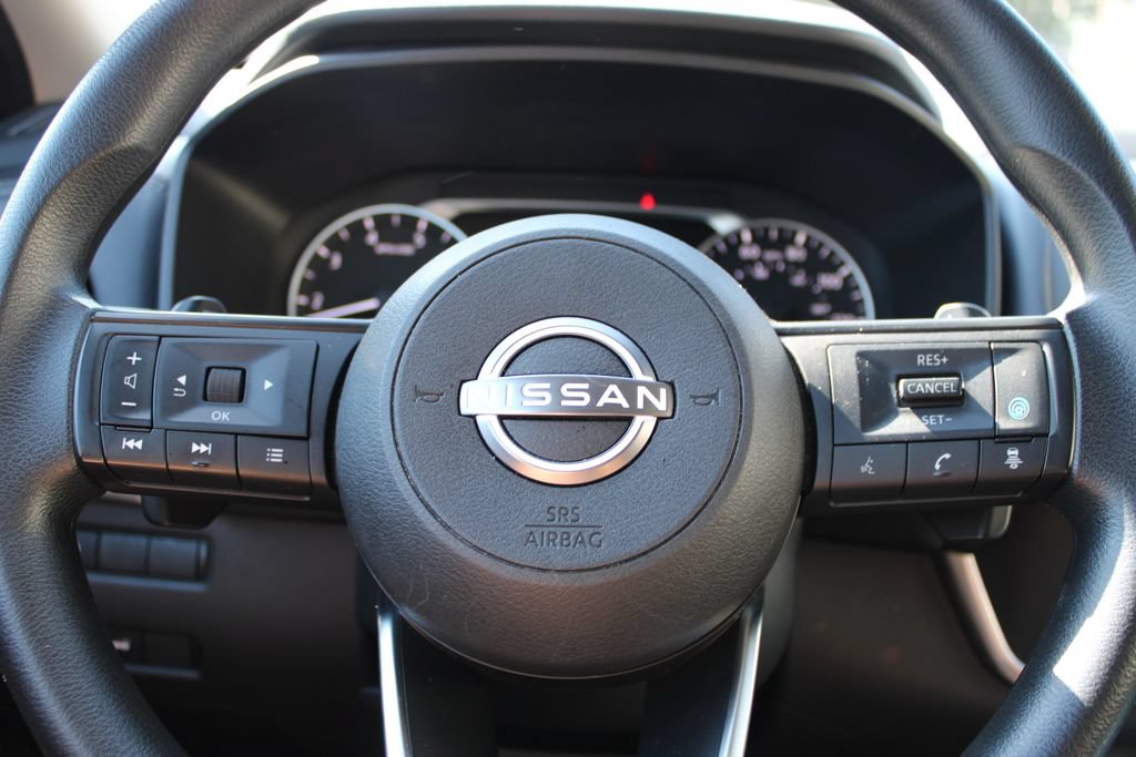 Used 2024 Nissan Rogue SV FWD image 13