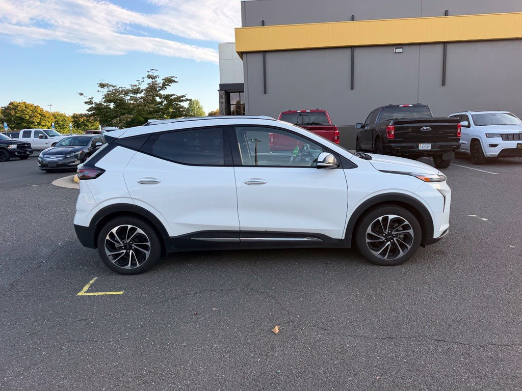 Used 2023 Chevrolet Bolt EUV Premier FWD image 4