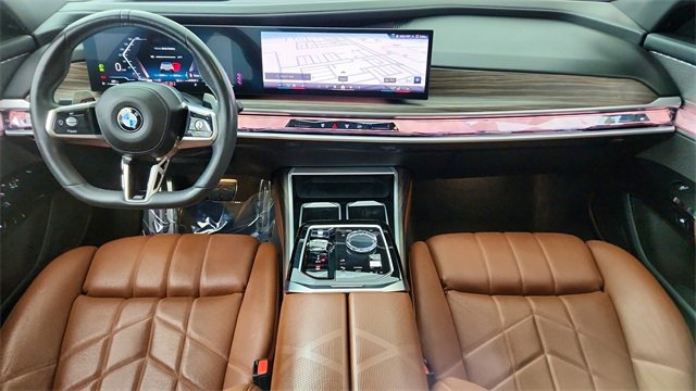 Used 2023 BMW 740i w/ Executive Package image 19