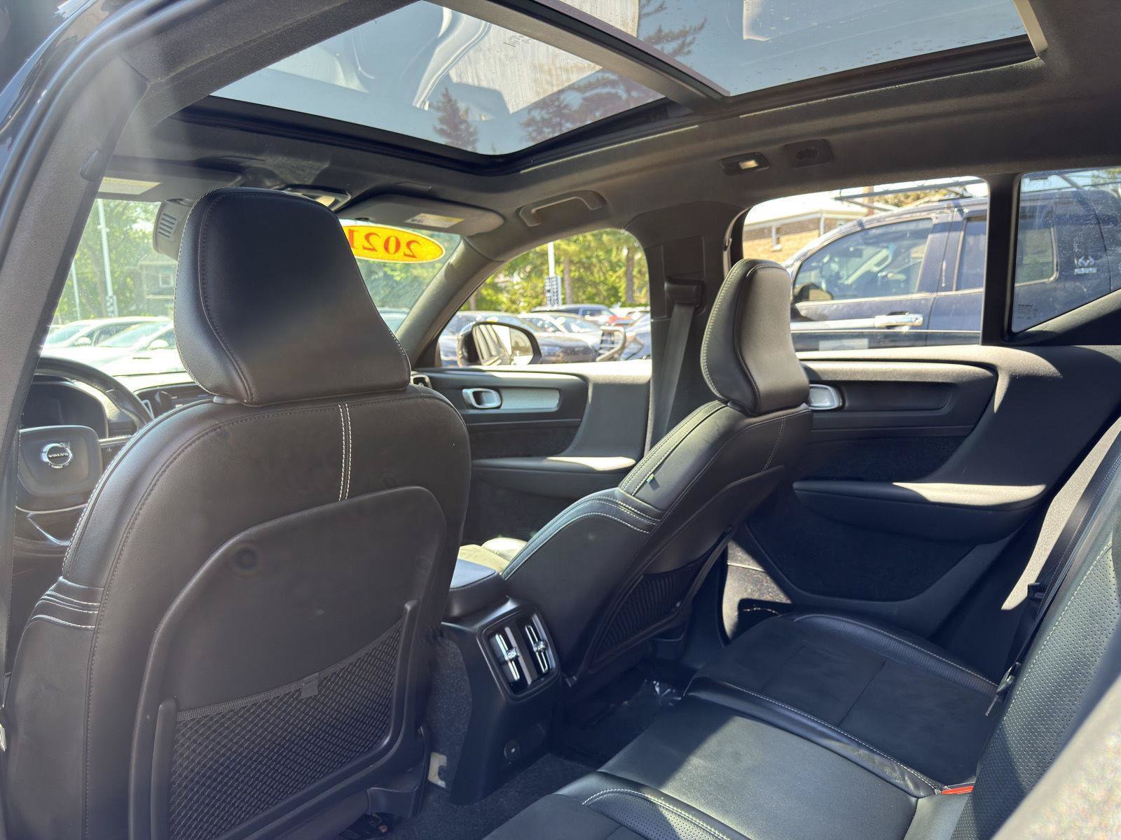 Used 2021 Volvo XC40 P8 Recharge w/ Advanced Package AWD/4WD image 26