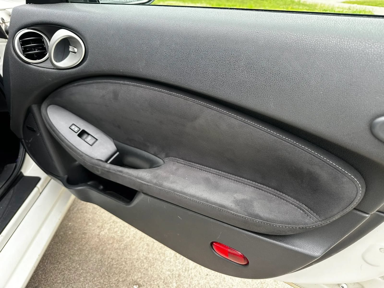 Used 2014 Nissan 370Z Touring RWD image 30
