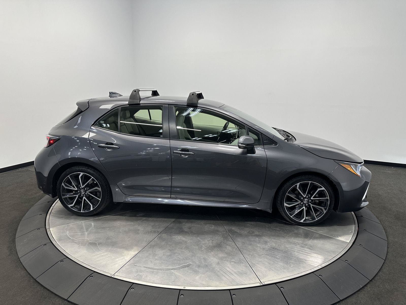 Used 2022 Toyota Corolla XSE FWD image 8