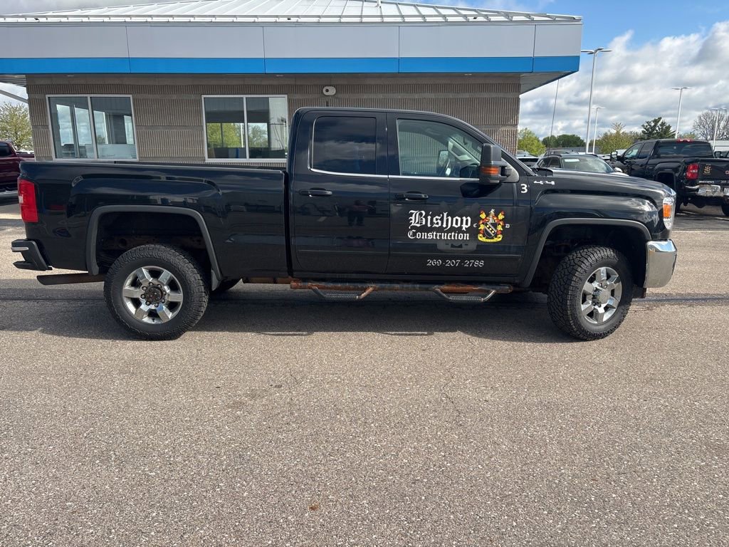 Used 2018 GMC Sierra 2500 SLE w/ HD SLE Preferred Plus Package AWD/4WD image 11