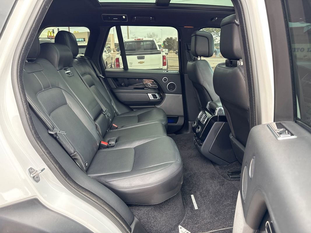 Used 2020 Land Rover Range Rover HSE image 17