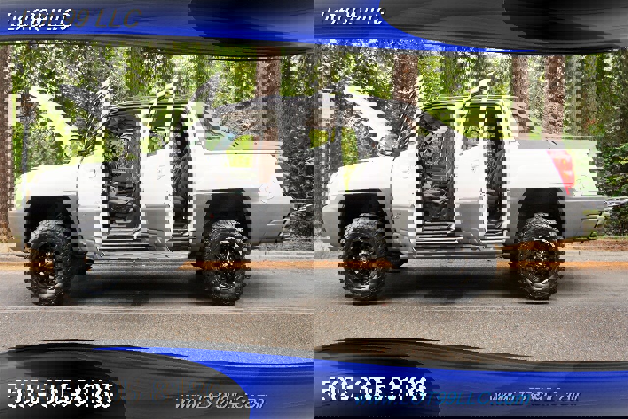 Used 2002 Chevrolet Avalanche 4x4 w/ North Face Edition image 26