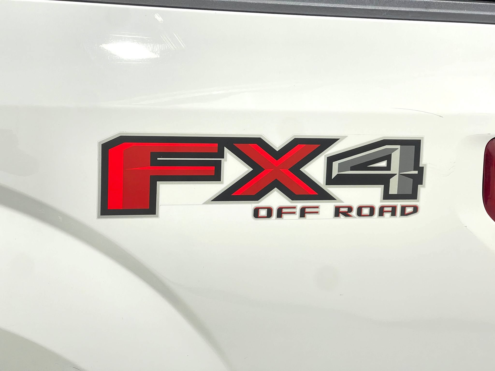 Used 2019 Ford F150 XLT w/ Equipment Group 302A Luxury AWD/4WD image 38