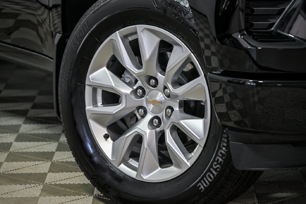 Certified 2025 Chevrolet Silverado 1500 Custom AWD/4WD image 3