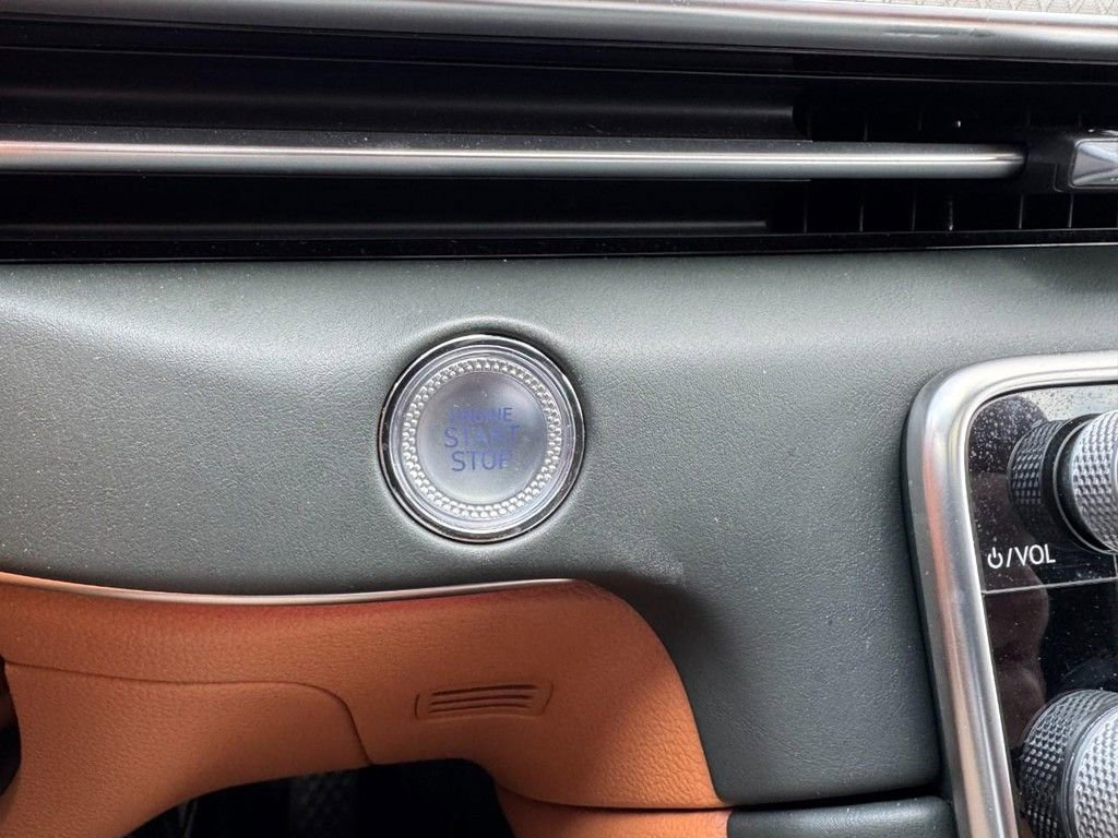 Certified 2025 Genesis GV80 3.5T Prestige image 25