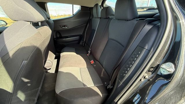 Used 2022 Toyota C-HR XLE image 27