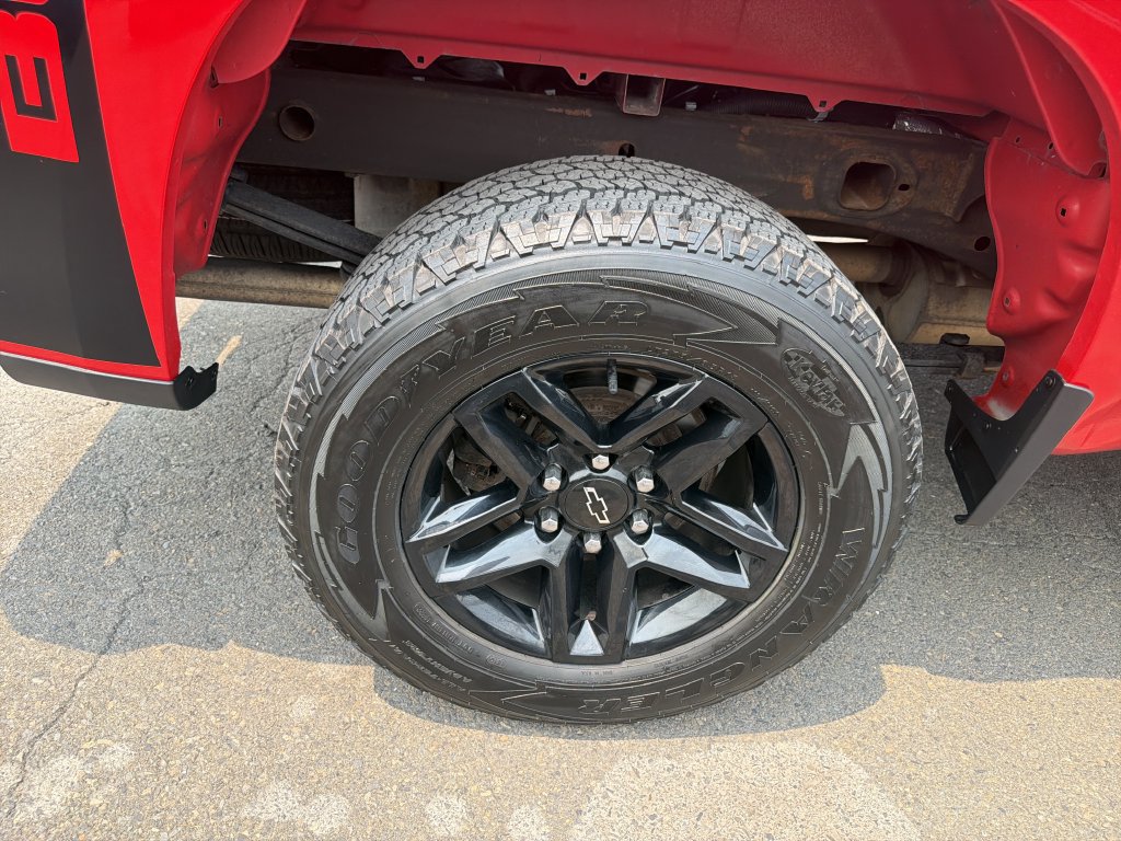 Used 2019 Chevrolet Silverado 1500 Custom Trail Boss AWD/4WD image 32