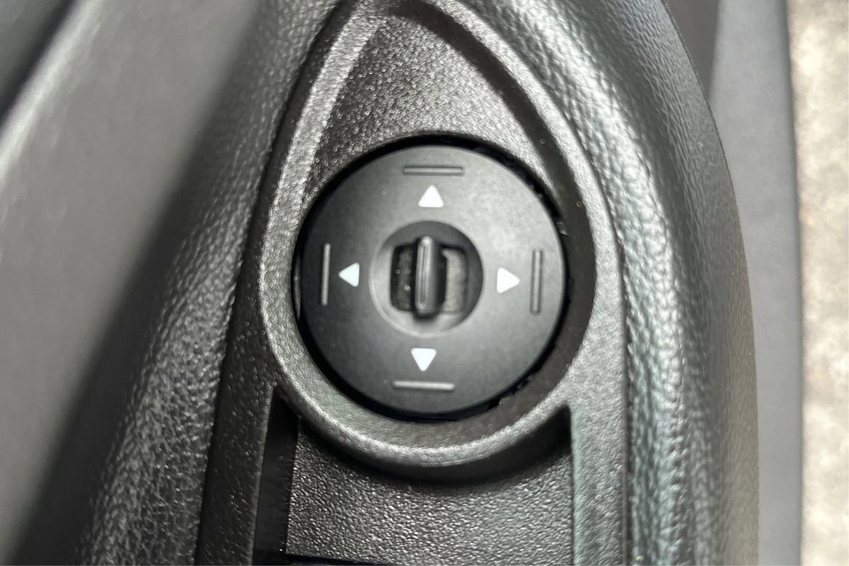 Used 2017 Ford C-MAX Energi SE w/ Equipment Group 401A image 37