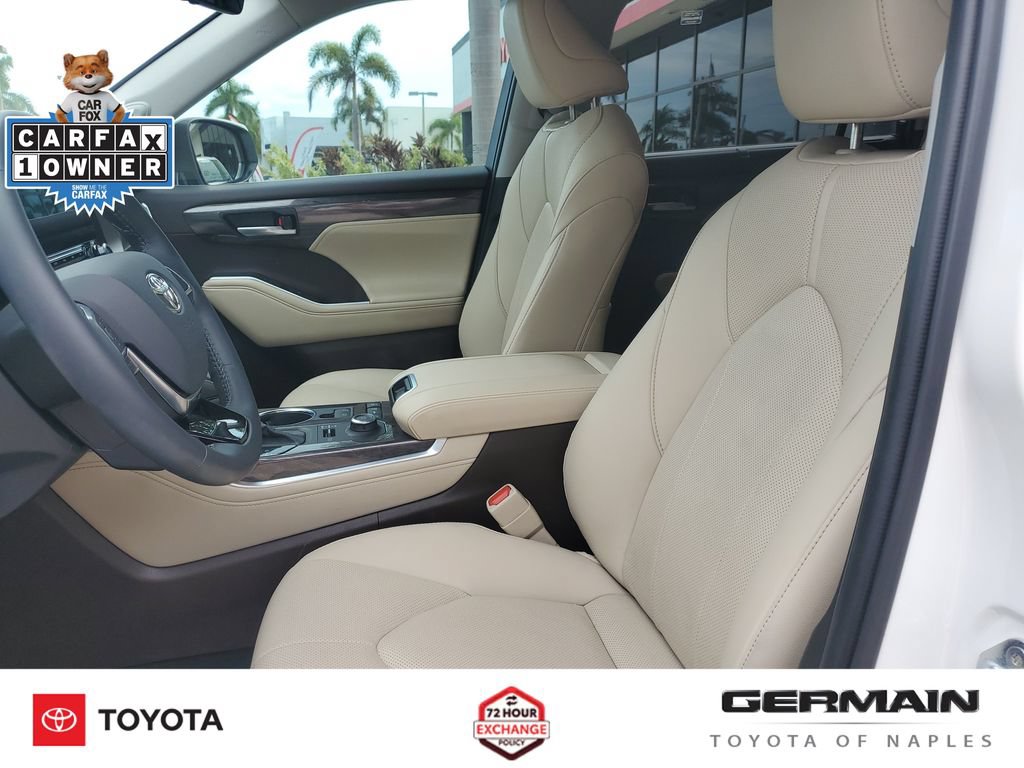 Used 2021 Toyota Highlander Limited AWD/4WD image 19
