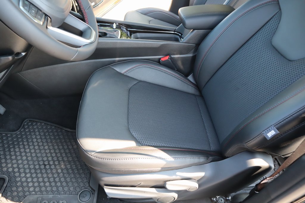 New 2025 Jeep Compass Trailhawk w/ Sun & Sound Group image 10