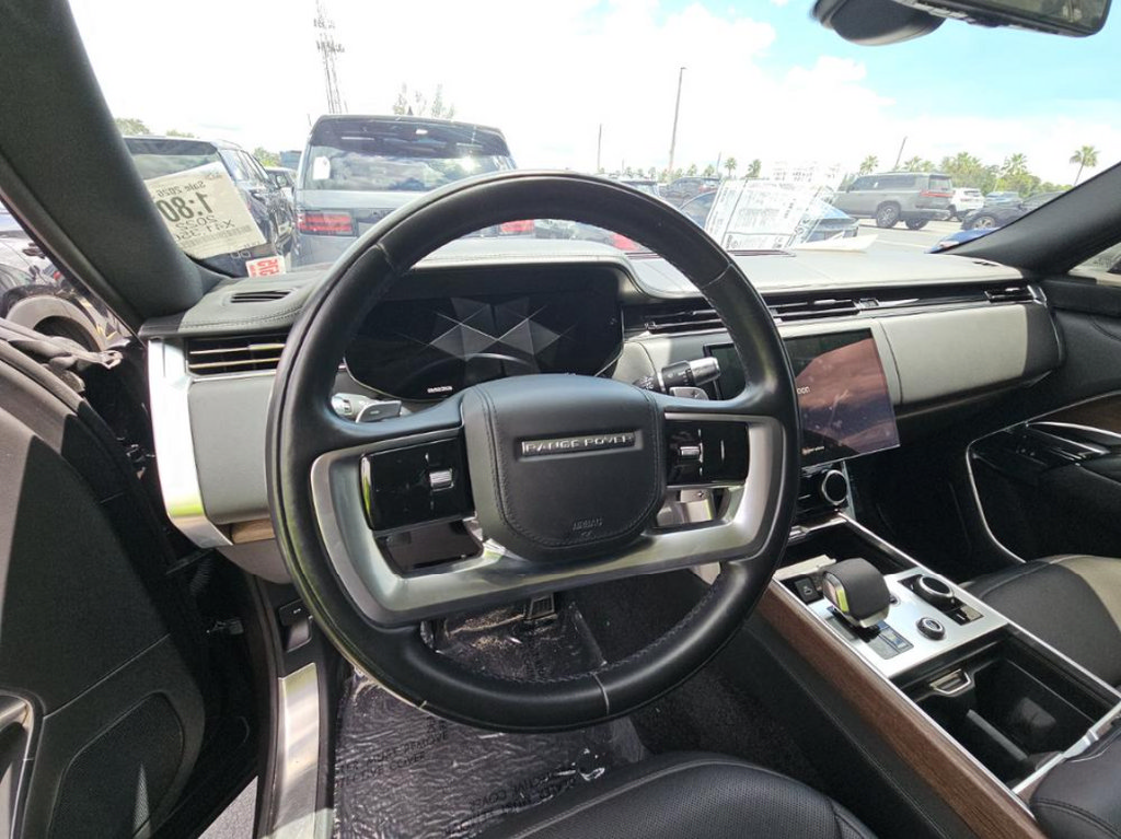 Used 2022 Land Rover Range Rover Long Wheelbase SE AWD/4WD image 5
