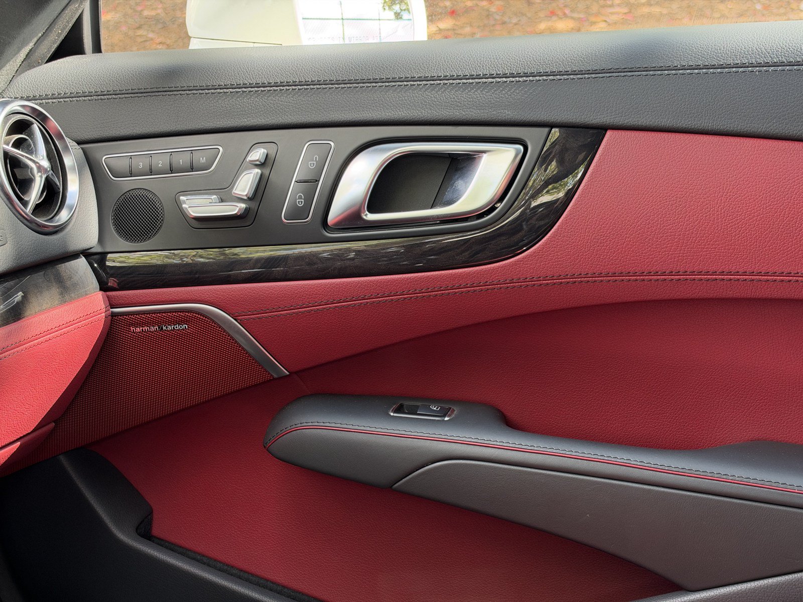 Used 2013 Mercedes-Benz SL 63 AMG image 32