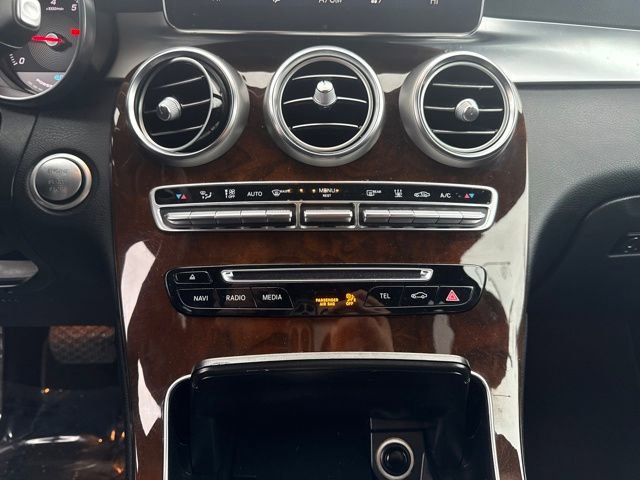 Used 2019 Mercedes-Benz GLC 350e 4MATIC image 23