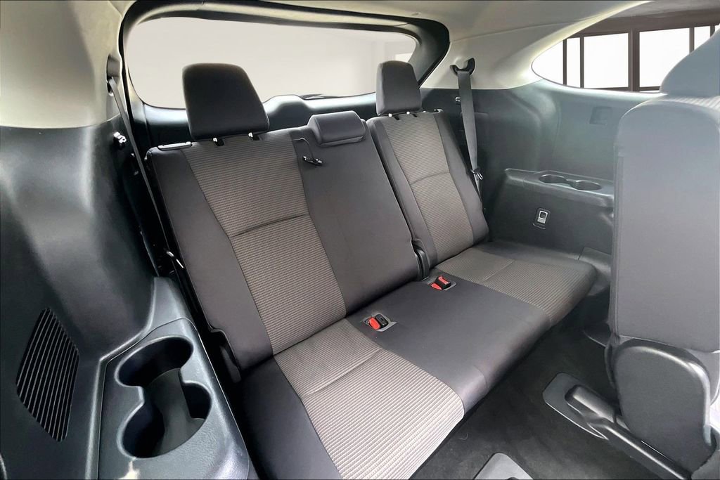 Used 2023 Toyota Highlander L image 26