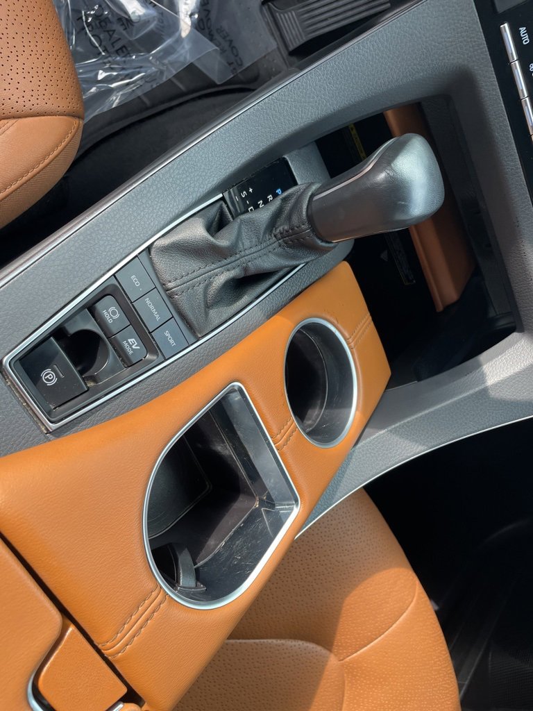 Used 2022 Toyota Avalon Limited image 20