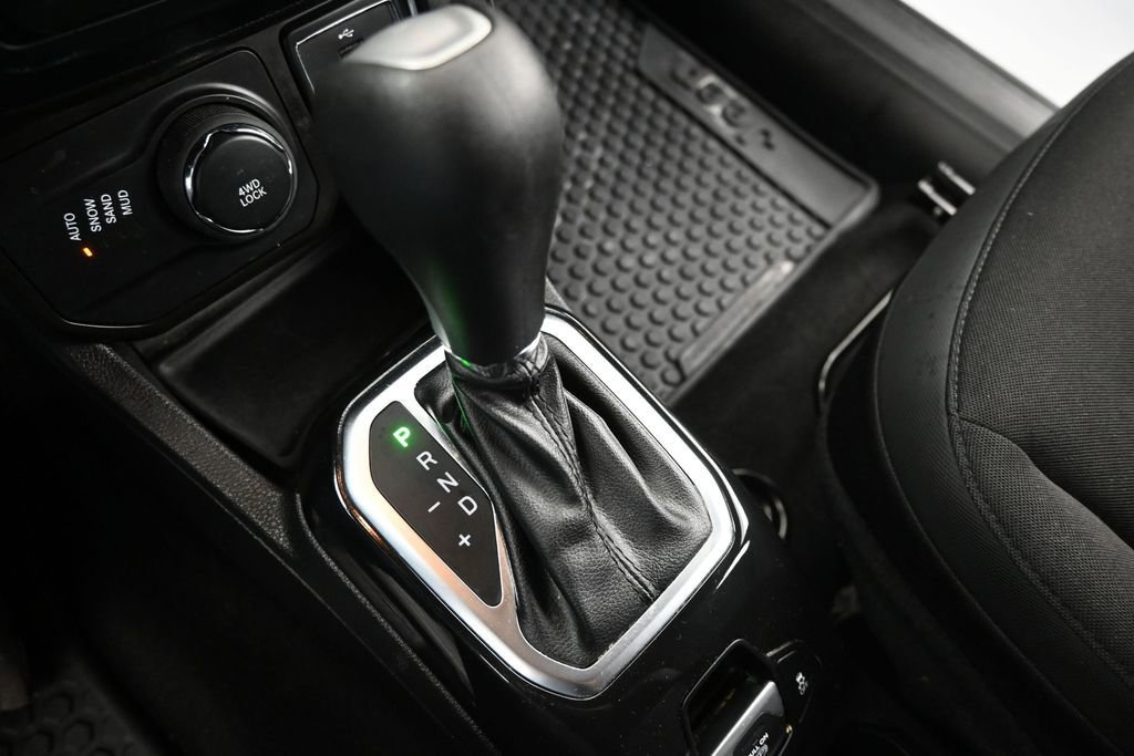 Used 2022 Jeep Renegade Altitude w/ Convenience Group AWD/4WD image 28