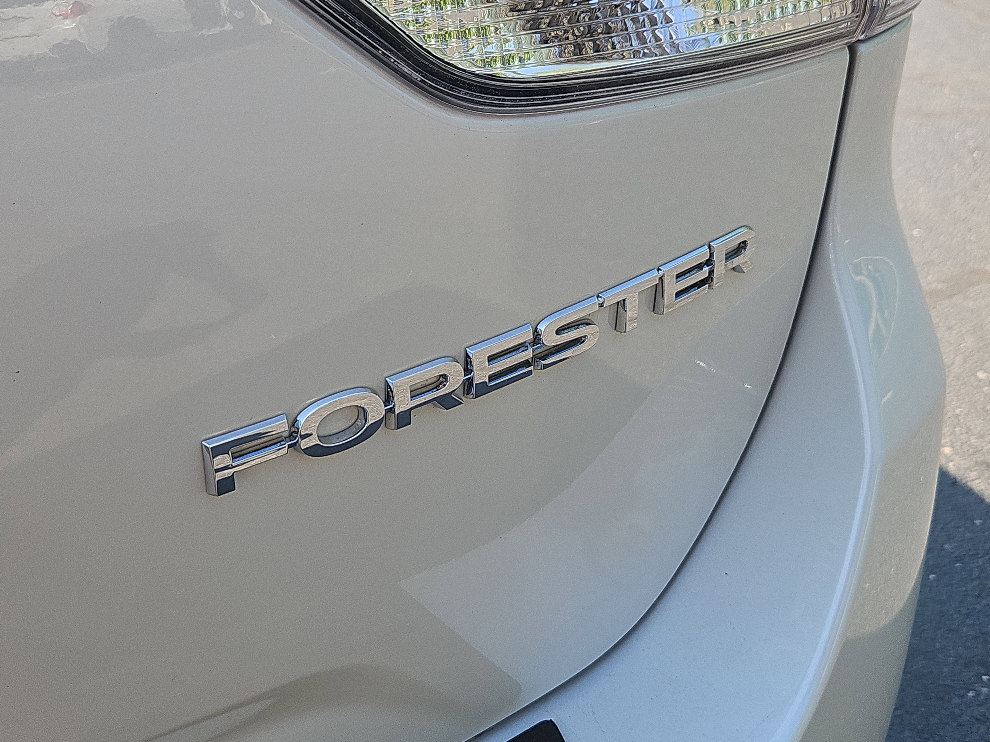 Certified 2023 Subaru Forester Premium AWD/4WD image 4