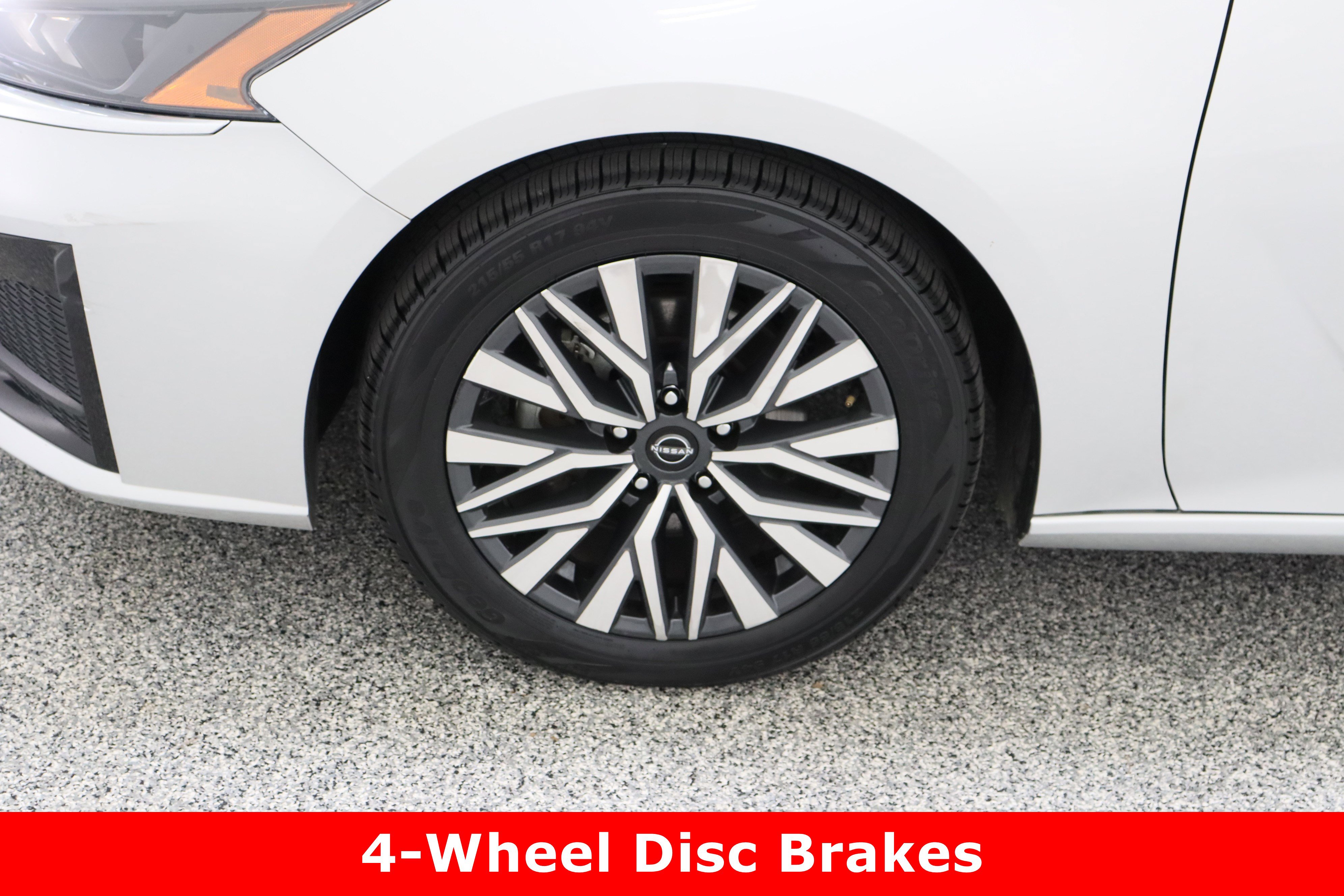 Used 2024 Nissan Altima 2.5 SV image 11