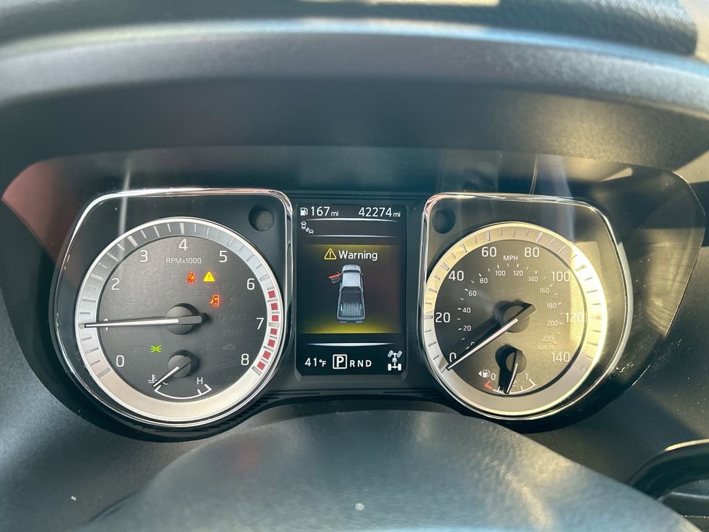 Used 2018 Nissan Titan SV w/ SV Convenience Package AWD/4WD image 14