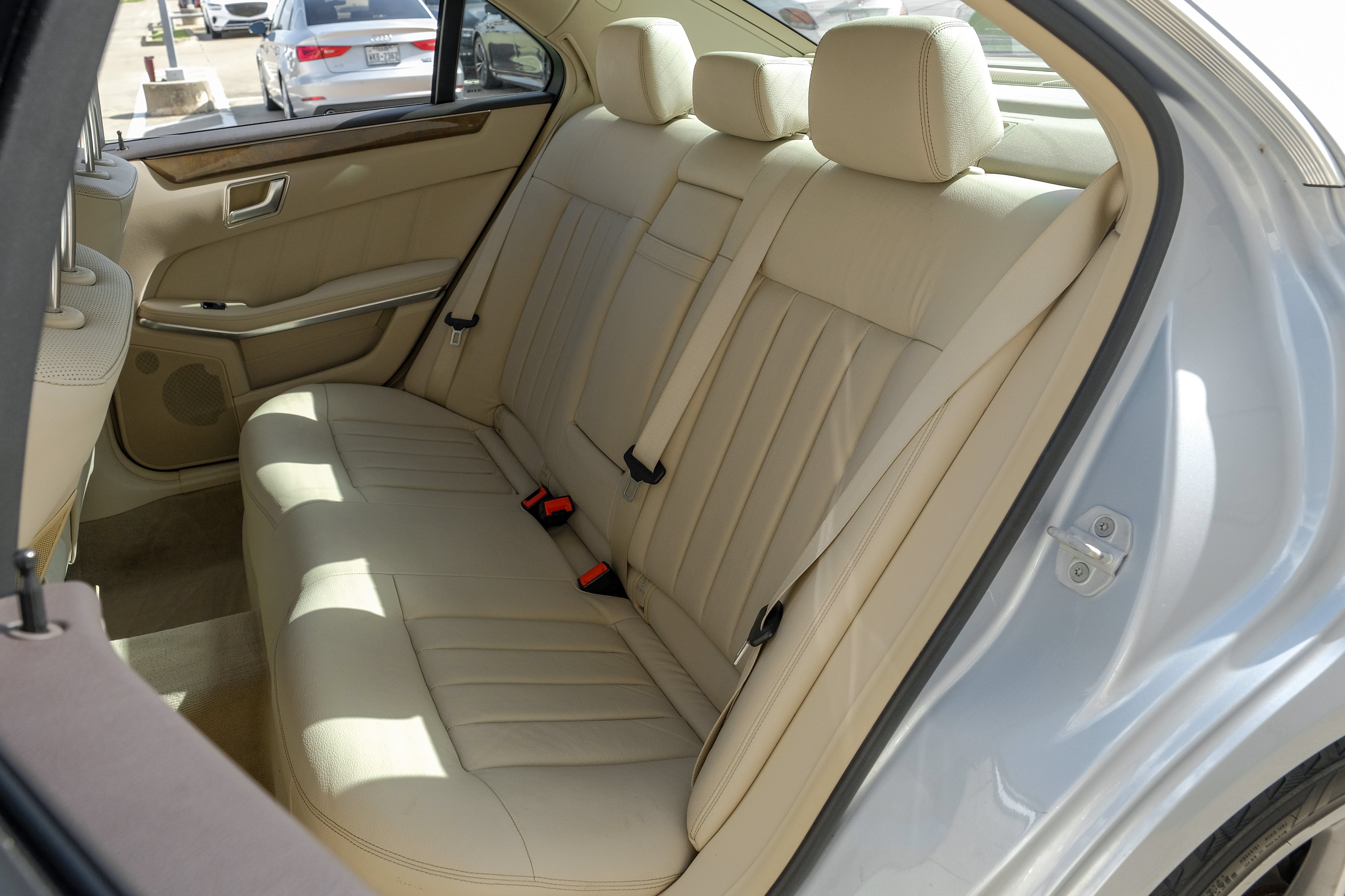 Used 2014 Mercedes-Benz E 550 4MATIC Sedan w/ Premium 1 Package image 42