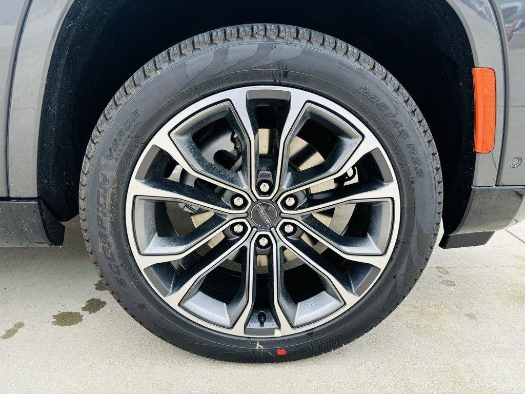 New 2024 Jeep Grand Wagoneer Series III AWD/4WD image 46