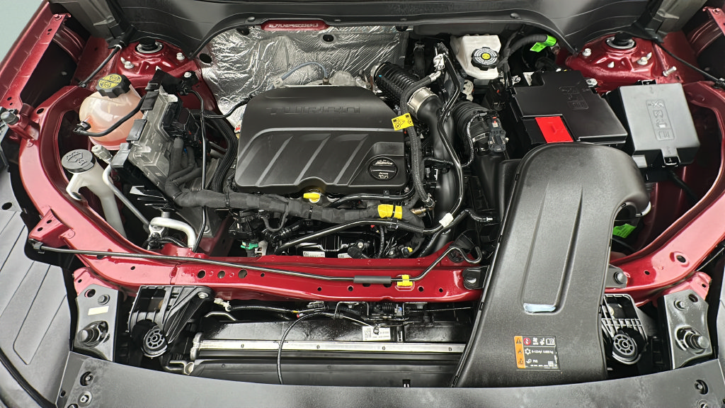 Used 2025 Chevrolet Trax LT w/ LT Convenience Package FWD image 22