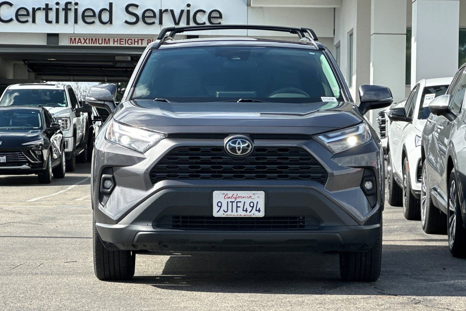 Used 2023 Toyota RAV4 XLE Premium image 9