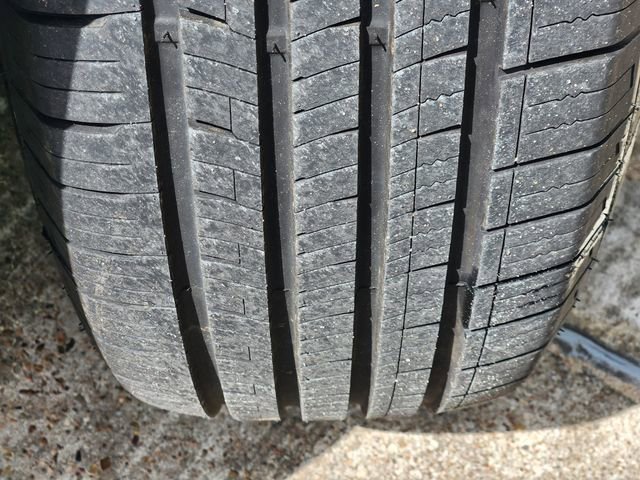 Used 2022 Ford Explorer XLT w/ Equipment Group 202A RWD image 11