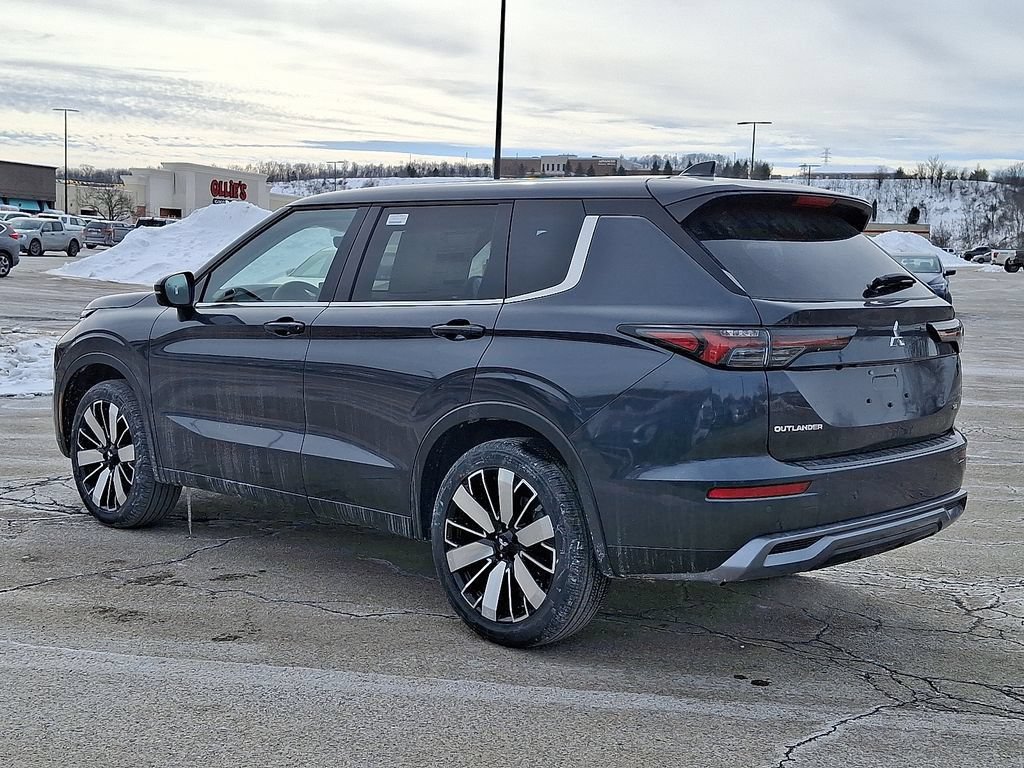 New 2026 Mitsubishi Outlander SE AWD/4WD image 3