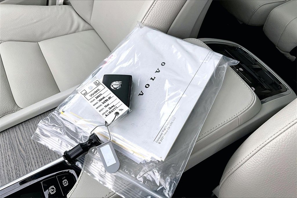 Used 2024 Volvo XC90 B5 Plus w/ Protection Package image 36