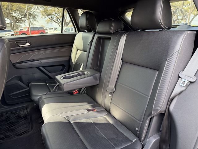 Used 2021 Volkswagen Atlas Cross Sport SE image 16