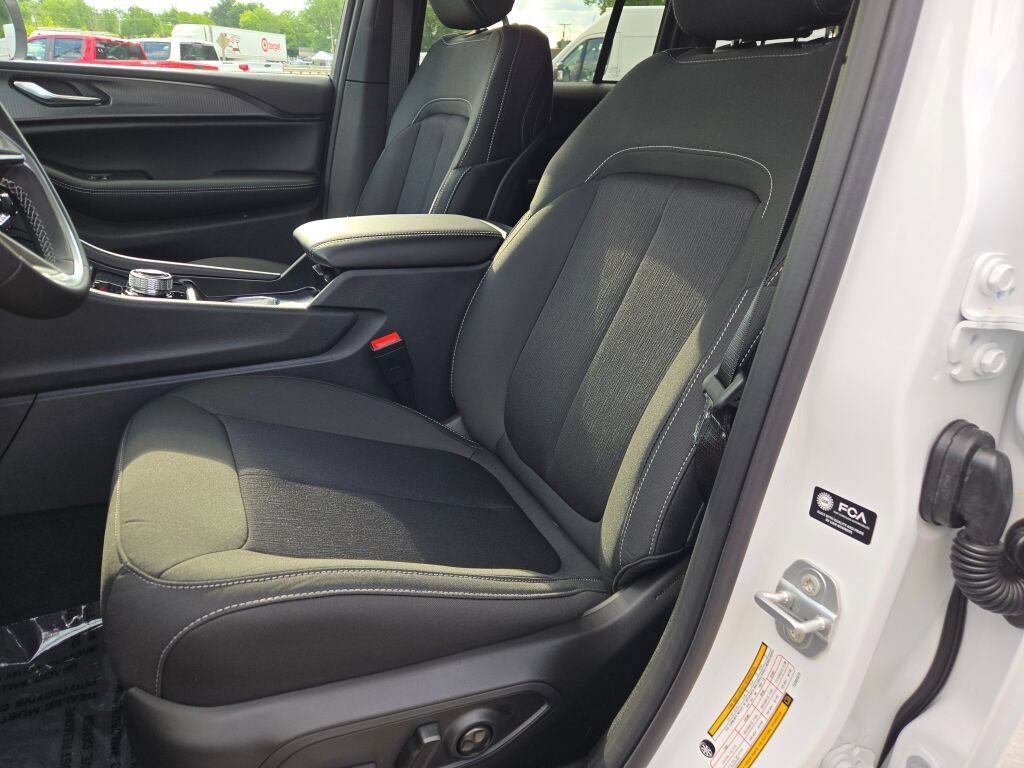 New 2026 Jeep Grand Cherokee Laredo AWD/4WD image 28