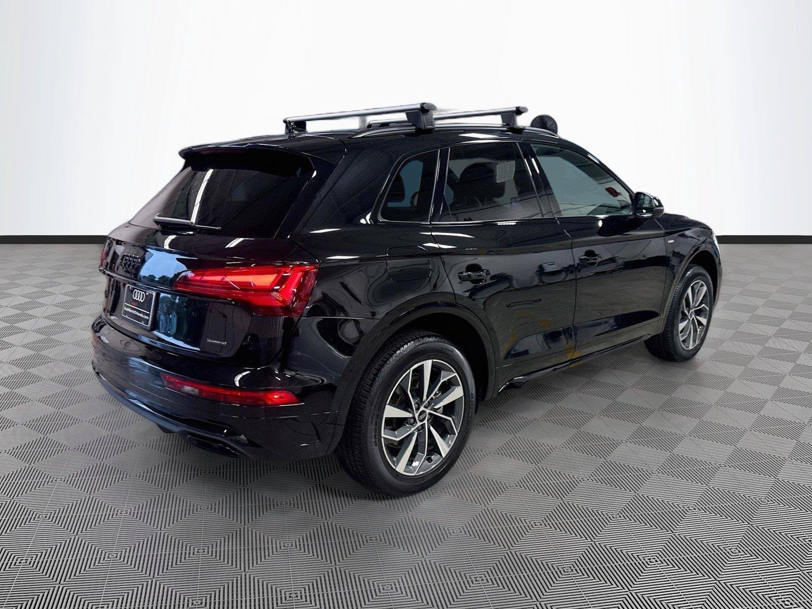 Certified 2024 Audi Q5 2.0T Premium w/ Summer of Audi Package AWD/4WD image 7