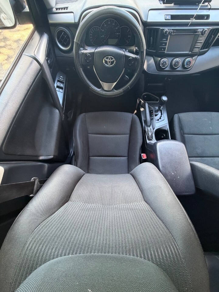 Used 2016 Toyota RAV4 LE FWD image 12